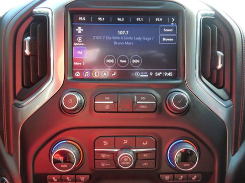 Certified 2022 Chevrolet Silverado 1500 LTZ w/ LTZ Convenience Package II image 32