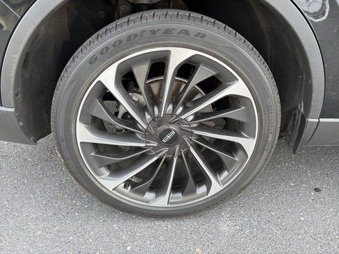 Certified 2023 Lincoln Aviator Reserve w/ Equipment Group 201A image 11