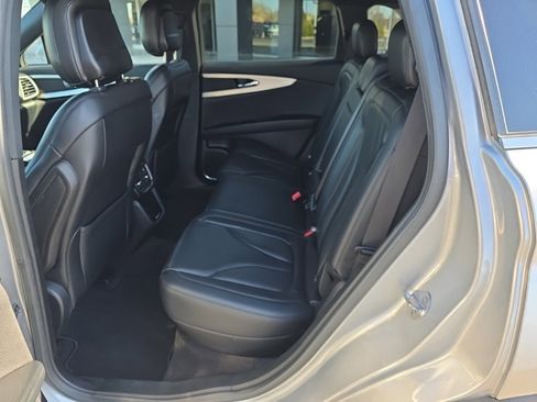 Used 2020 Lincoln Nautilus Standard w/ Equipment Group 101A image 12