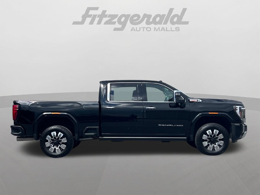 Used 2025 GMC Sierra 3500 Denali w/ Denali Reserve Package AWD/4WD image 3
