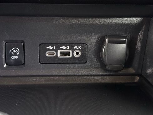Used 2025 Nissan Sentra SV FWD image 21