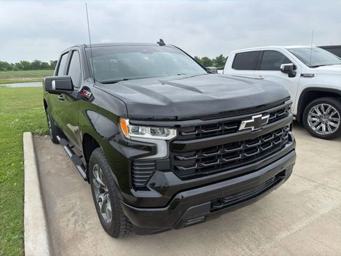 Used 2025 Chevrolet Silverado 1500 RST AWD/4WD image 4