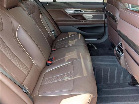 Used 2022 BMW 750i xDrive AWD/4WD image 22
