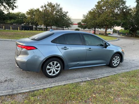 Used 2022 Toyota Corolla LE FWD image 5