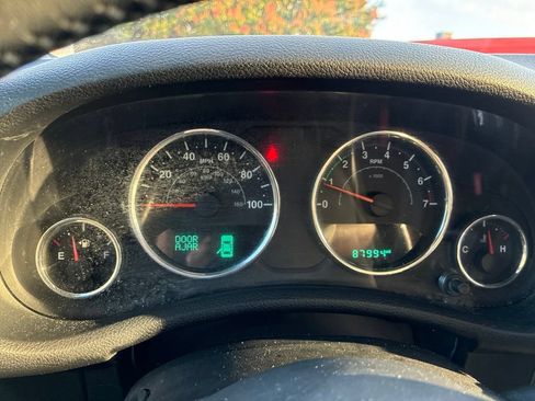 Used 2016 Jeep Wrangler Unlimited Sahara w/ Connectivity Group AWD/4WD image 16