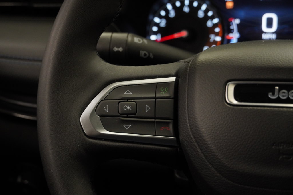 Used 2026 Jeep Compass Latitude AWD/4WD image 28