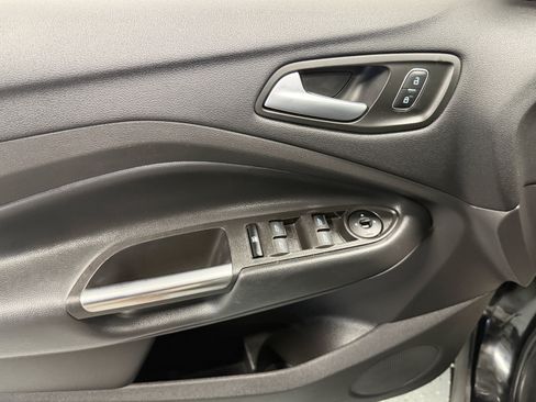 Used 2018 Ford Escape SE w/ SE SYNC Package FWD image 16