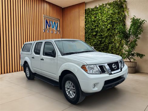 Used 2019 Nissan Frontier SV AWD/4WD image 1