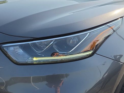 Used 2020 Toyota Highlander Limited FWD image 32