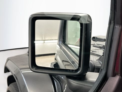 Used 2023 Jeep Wrangler Unlimited Sahara w/ Cold Weather Group AWD/4WD image 16