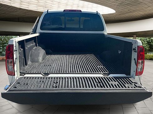 Used 2019 Nissan Frontier SV image 26