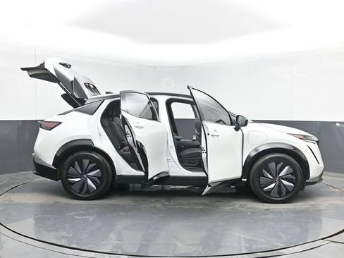 Used 2023 Nissan Ariya AWD image 54