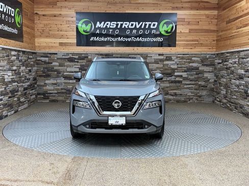 Used 2021 Nissan Rogue SL w/ Premium Package image 3