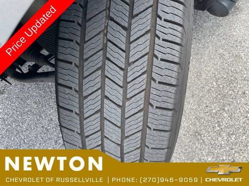 Used 2021 Chevrolet Tahoe Z71 w/ Z71 Off-Road Package AWD/4WD image 55
