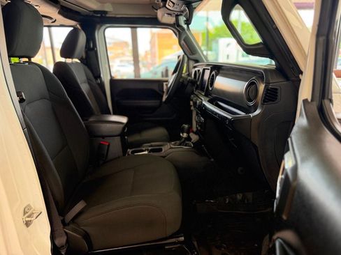 Used 2023 Jeep Wrangler Unlimited w/ Cold Weather Group AWD/4WD image 25