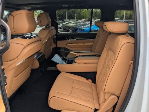 New 2026 Jeep Grand Wagoneer Summit AWD/4WD image 12