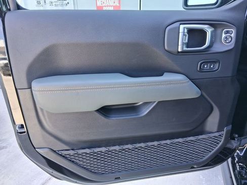 New 2026 Jeep Gladiator Mojave image 18