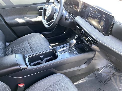 Certified 2026 Nissan Kicks SV FWD image 9