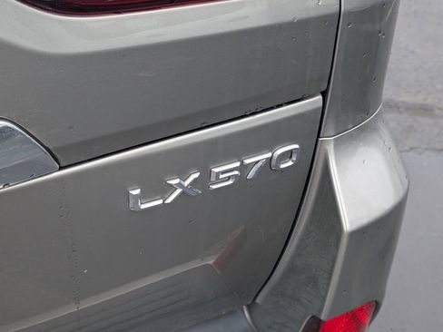Used 2018 Lexus LX 570 4WD image 23
