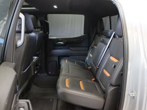 Used 2024 GMC Sierra 1500 AT4 w/ Technology Package AWD/4WD image 12