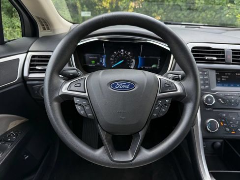 Used 2018 Ford Fusion S FWD image 28