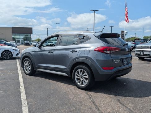Used 2017 Hyundai Tucson SE w/ SE Popular Package 02 AWD/4WD image 3