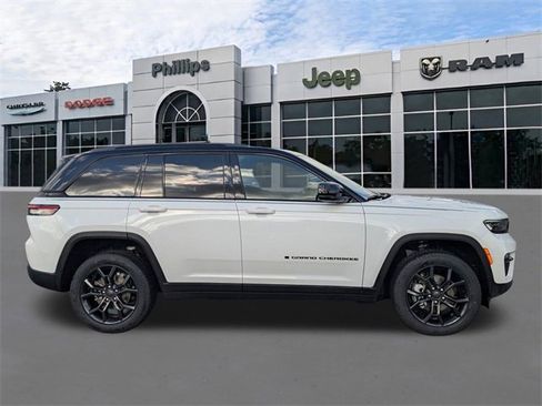 New 2025 Jeep Grand Cherokee Limited image 2