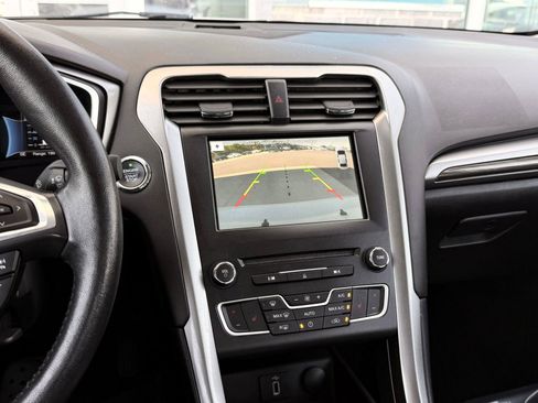 Used 2018 Ford Fusion SE w/ Equipment Group 602A FWD image 33