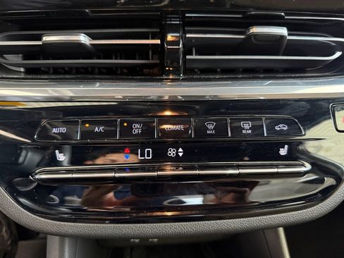Used 2025 Buick Envista Avenir FWD image 25
