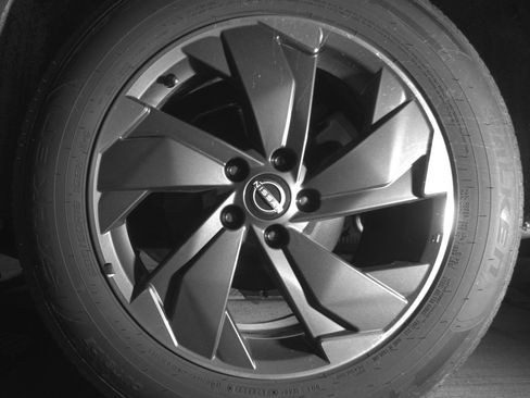Used 2025 Nissan Rogue SV FWD image 14