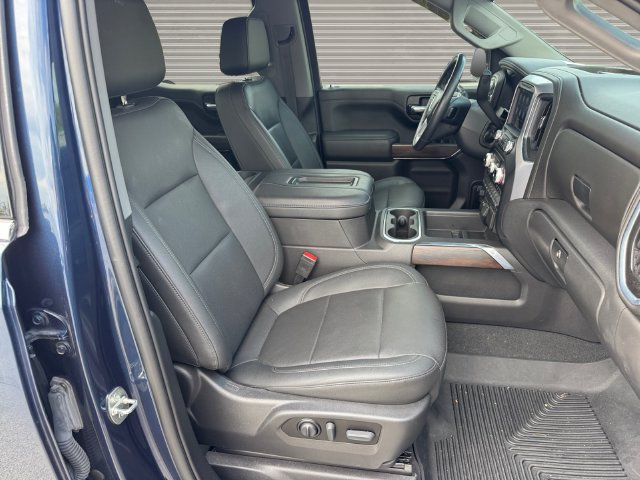 Used 2022 GMC Sierra 1500 SLT w/ SLT Premium Package AWD/4WD image 16