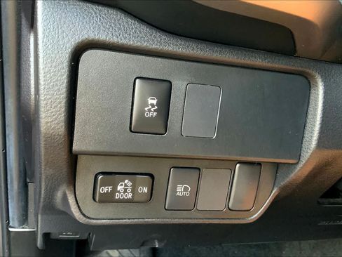 Used 2023 Toyota Tacoma SR5 RWD image 33
