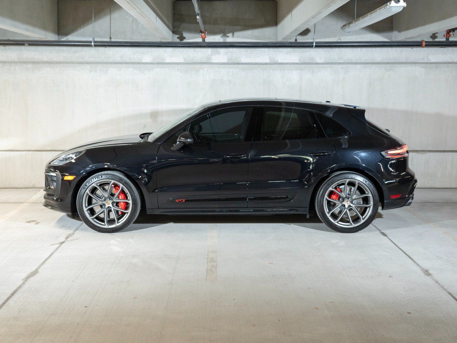 Used 2024 Porsche Macan GTS AWD/4WD image 2