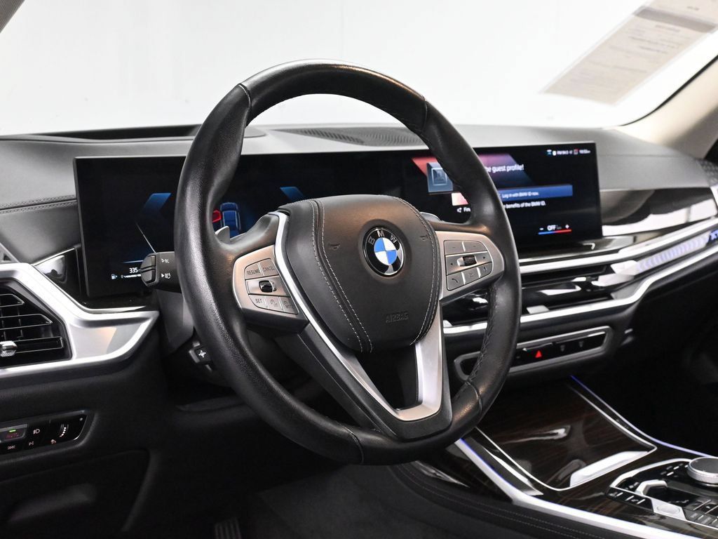 Used 2023 BMW X7 xDrive40i w/ Premium Package AWD/4WD image 25