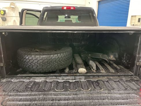 Used 2017 RAM 1500 Express AWD/4WD image 17
