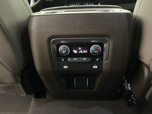 Used 2022 Chevrolet Tahoe LT w/ LT Signature Package image 27