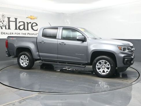 Used 2022 Chevrolet Colorado LT w/ LT Convenience Package image 6