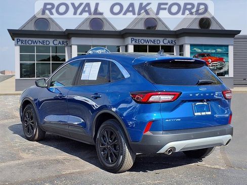 Used 2023 Ford Escape Active w/ Tech Pack #1 image 2