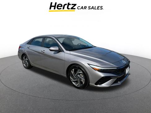 Used 2025 Hyundai Elantra SEL FWD image 1