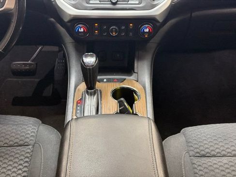 Used 2019 GMC Acadia SLE AWD/4WD image 17