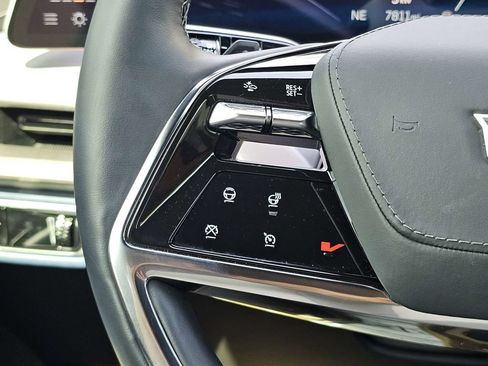 Used 2026 Cadillac Vistiq Premium Luxury AWD/4WD image 31