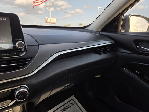 Used 2024 Nissan Altima 2.5 SR image 30