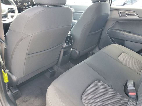 New 2025 Kia Sportage LX image 21