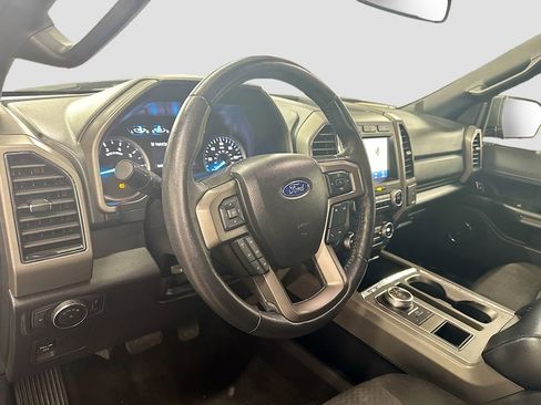 Used 2020 Ford Expedition XLT image 11