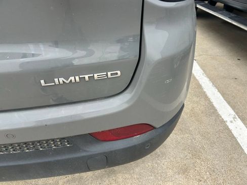 Used 2021 Jeep Compass Limited AWD/4WD image 9