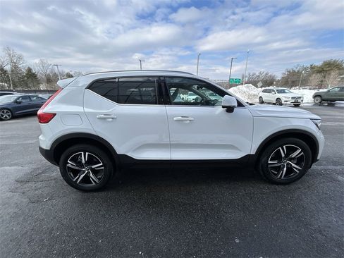 Certified 2023 Volvo XC40 B5 Plus w/ Driver Assist Package image 9