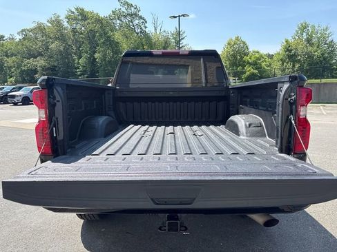 Used 2024 Chevrolet Silverado 2500 Custom image 13
