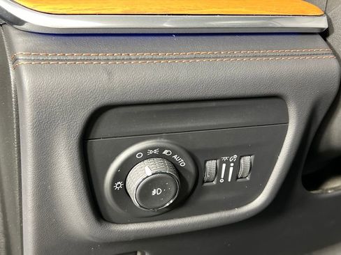 Used 2022 Jeep Grand Cherokee Summit image 20