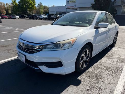 Used 2016 Honda Accord LX image 3