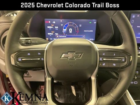 Used 2025 Chevrolet Colorado Trail Boss image 18